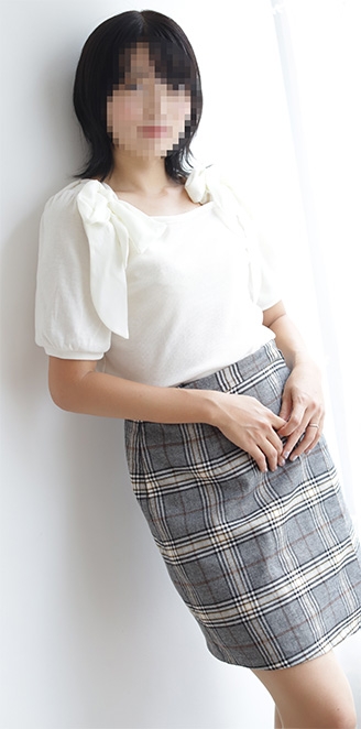 篠崎まりこ(32)
